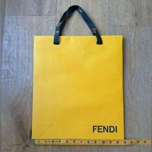 ✨FENDI✨Yellow large shopping paper bag price firm!